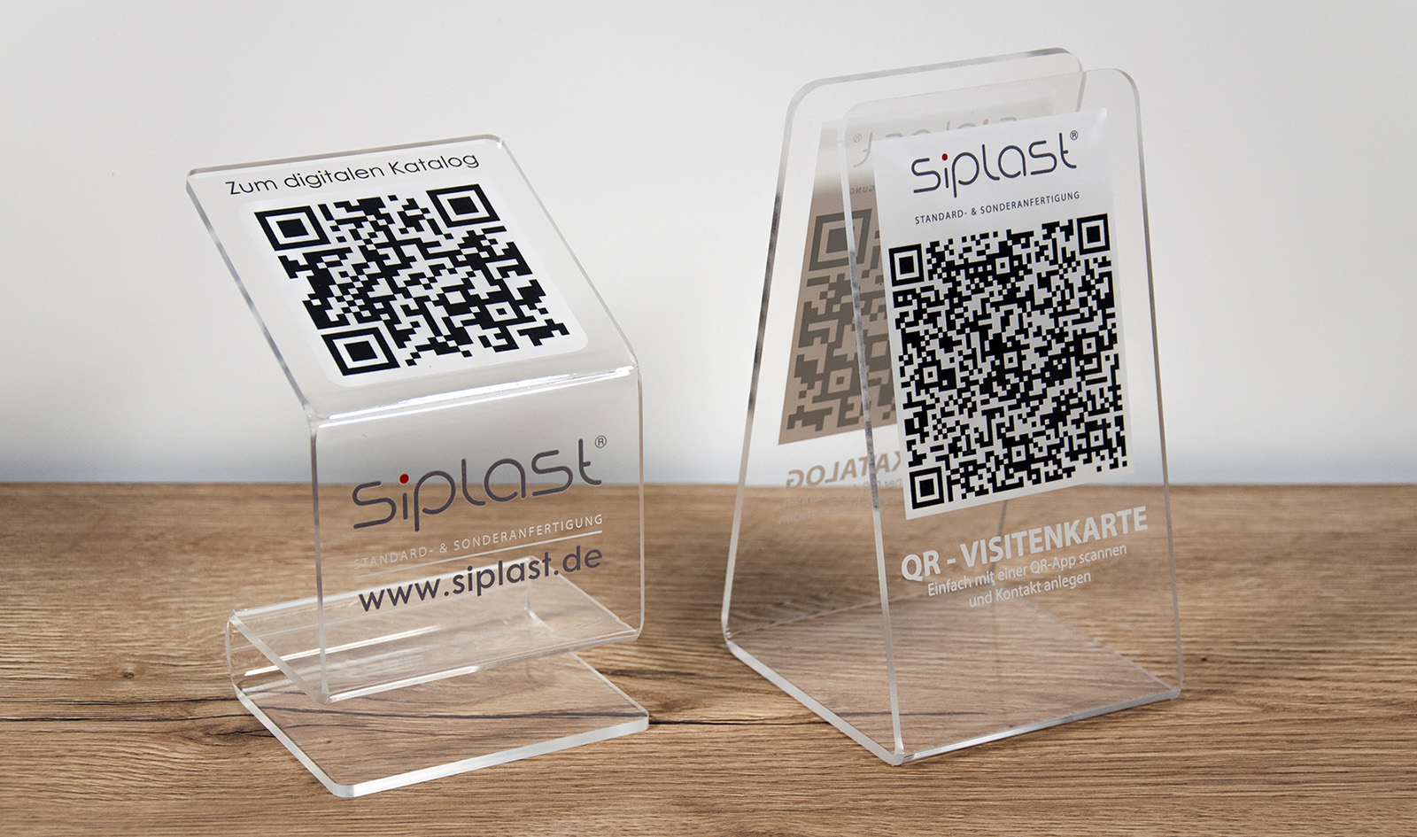 QR - Tischaufsteller mit personalisiertem QR-Code